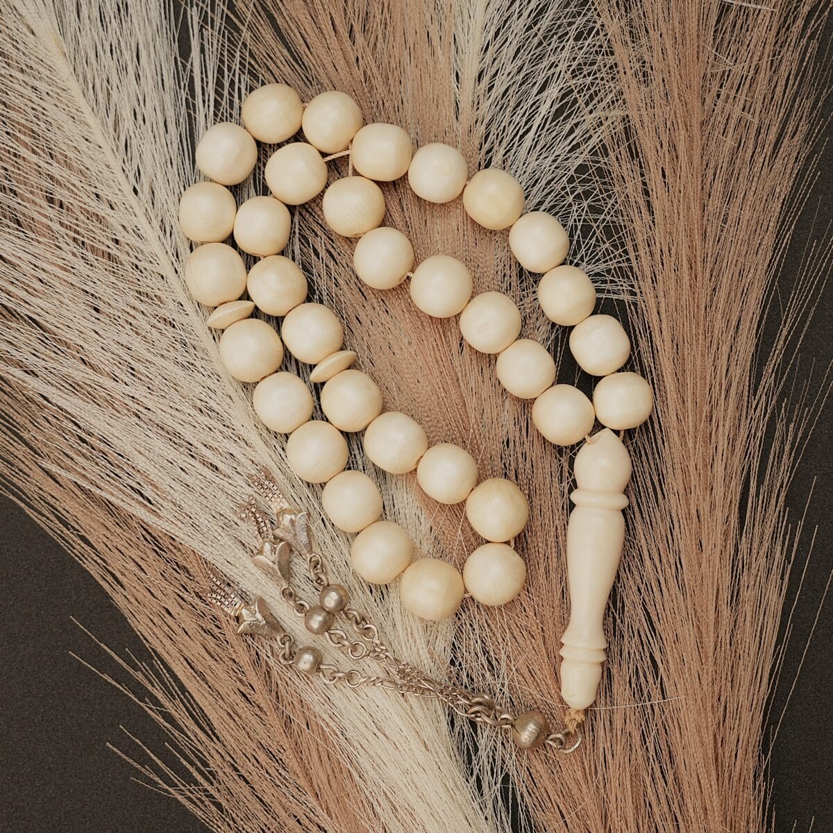 The Aaj Piece III - عاج ناب الفيل الأصلي